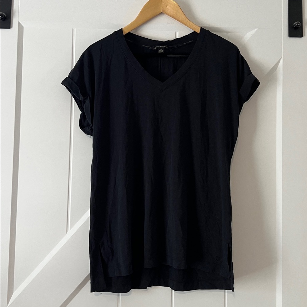 Banana Republic V Neck Cuffed Sleeve Tee Size Large